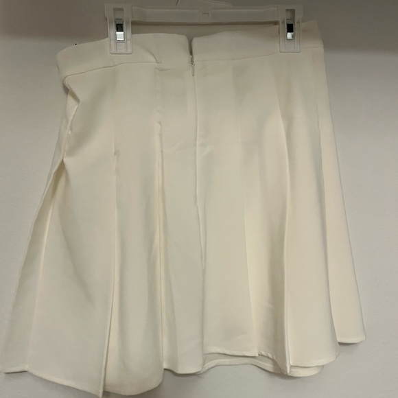 White Shein Skirt - Picture 2 of 2